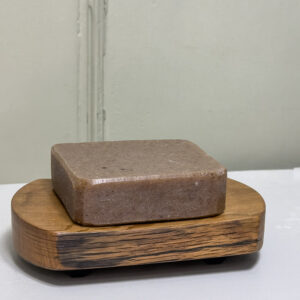 Exfoliating-Hand-Soap-on-a-whisky-cask-soap-dish-handmade-in-scotland