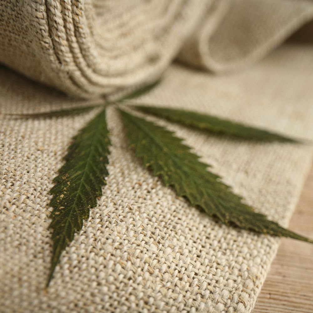 organic hemp as a sustainable textile used as handles on our Beauly Shopping tote