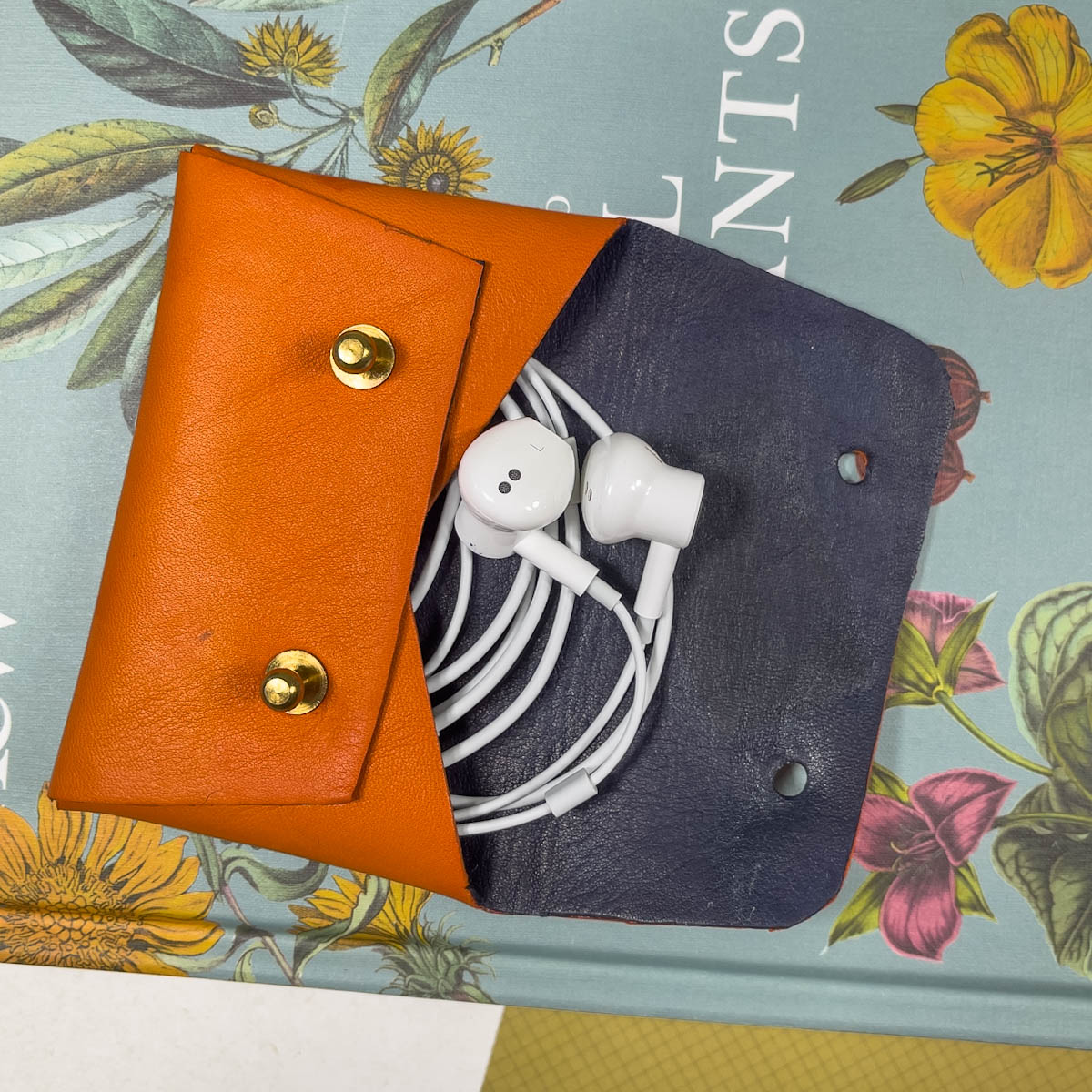 leather coin purse handmade in scotland coin purse earphone tidy wallet credit card purse business card wallet